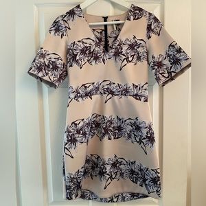 TOPSHOP floral dress, worn once. Amazing condition. 92% polyester, 8% elastane.